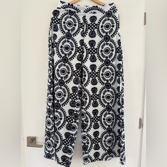 SHEIN Black & White Wide Leg Pant, size large. - Picture 4 of 12
